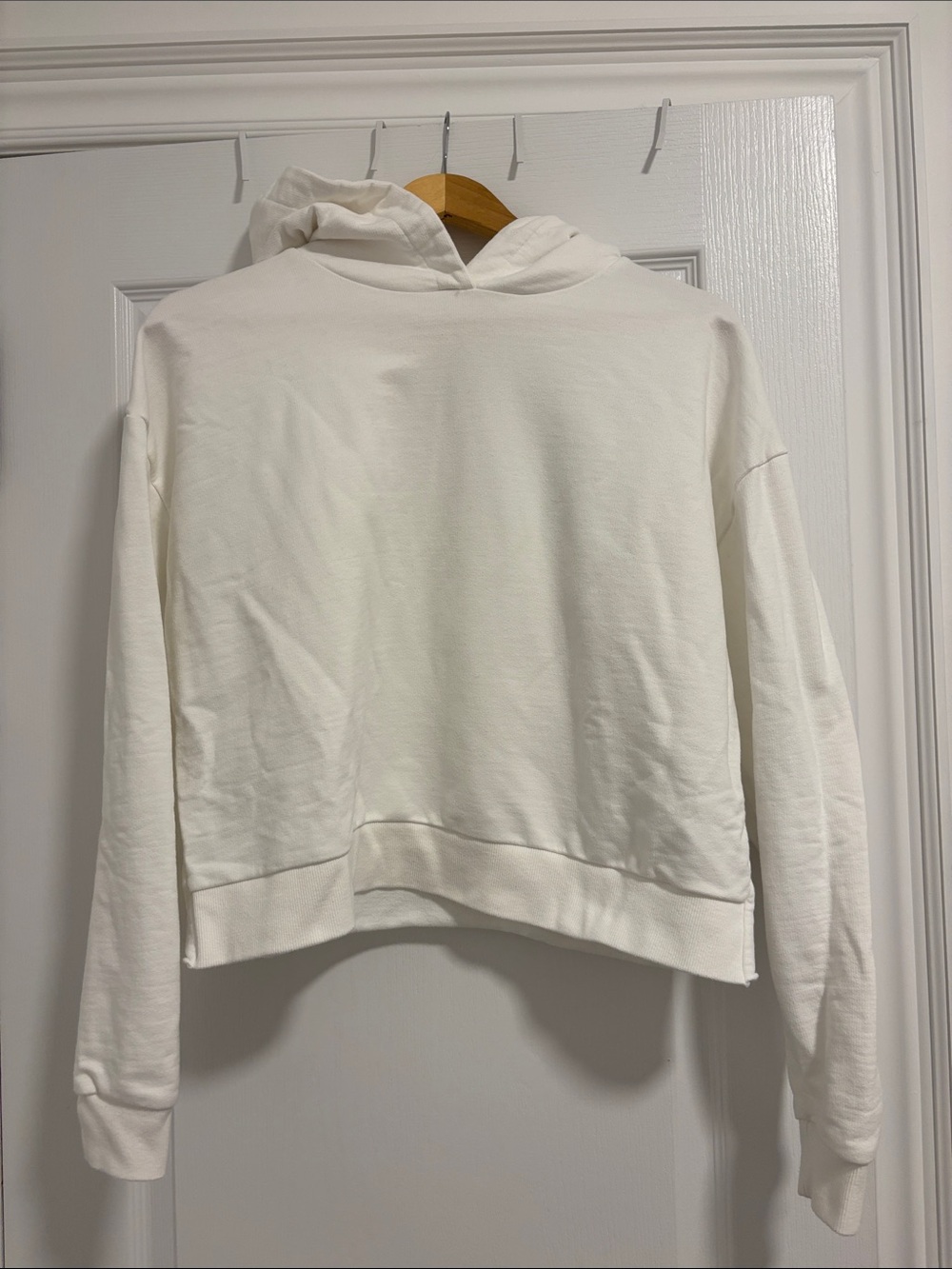 Classic White Hooded Cropped Women’s Sweater